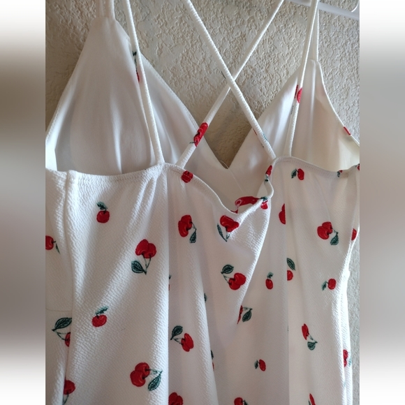 White Cherry Dress Size Large New - Picture 14 of 17